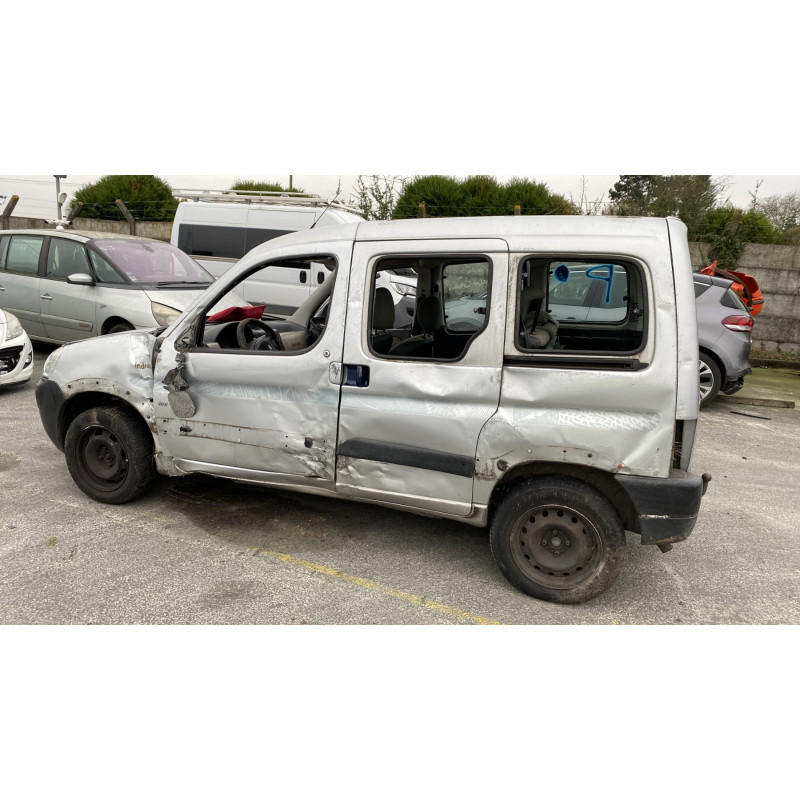 Calandre PEUGEOT PARTNER 1 Photo n°10