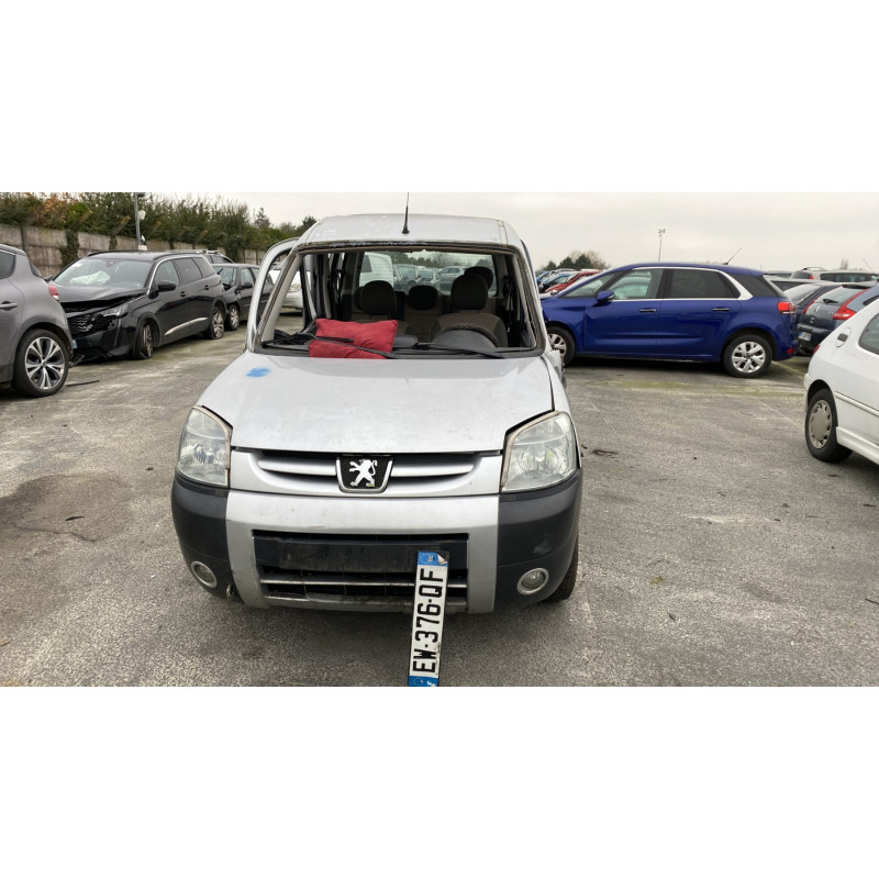 Calandre PEUGEOT PARTNER 1 Photo n°12