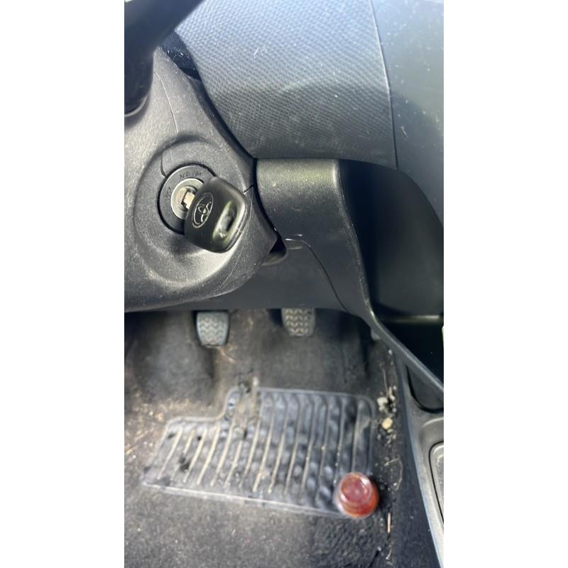 Pretensionneur de ceinture avant droit TOYOTA YARIS 2 Photo n°13
