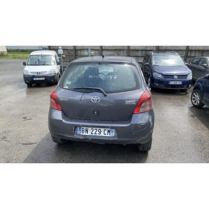 Pretensionneur de ceinture avant droit TOYOTA YARIS 2 Photo n°18