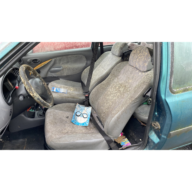 Porte avant droit FORD FIESTA 4 Photo n°17