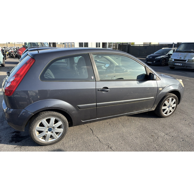 Feu arriere principal droit (feux) FORD FIESTA 5 Photo n°10