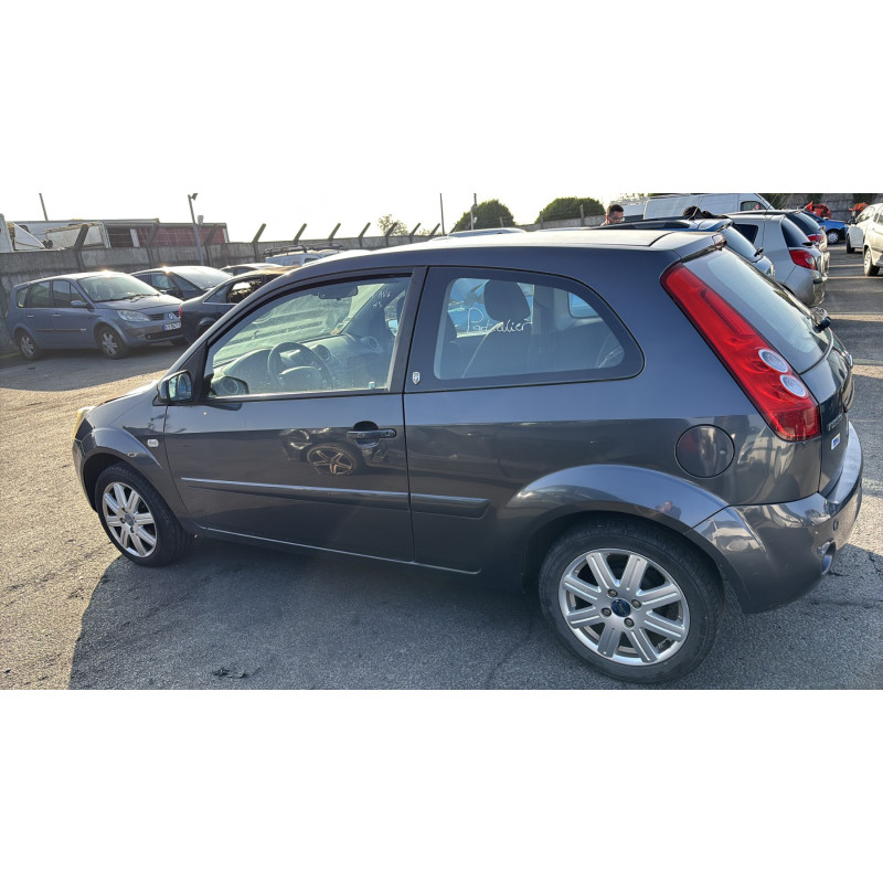 Feu arriere principal droit (feux) FORD FIESTA 5 Photo n°11