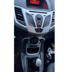 Vitre avant gauche FORD FIESTA 6