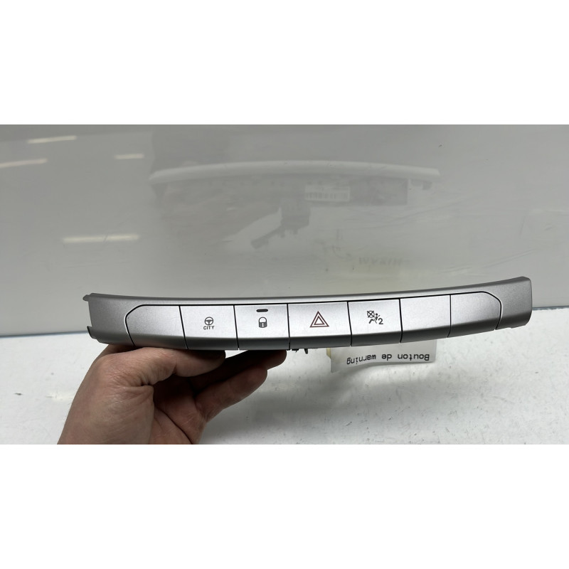 Bouton de warning FIAT TIPO 2 Photo n°1