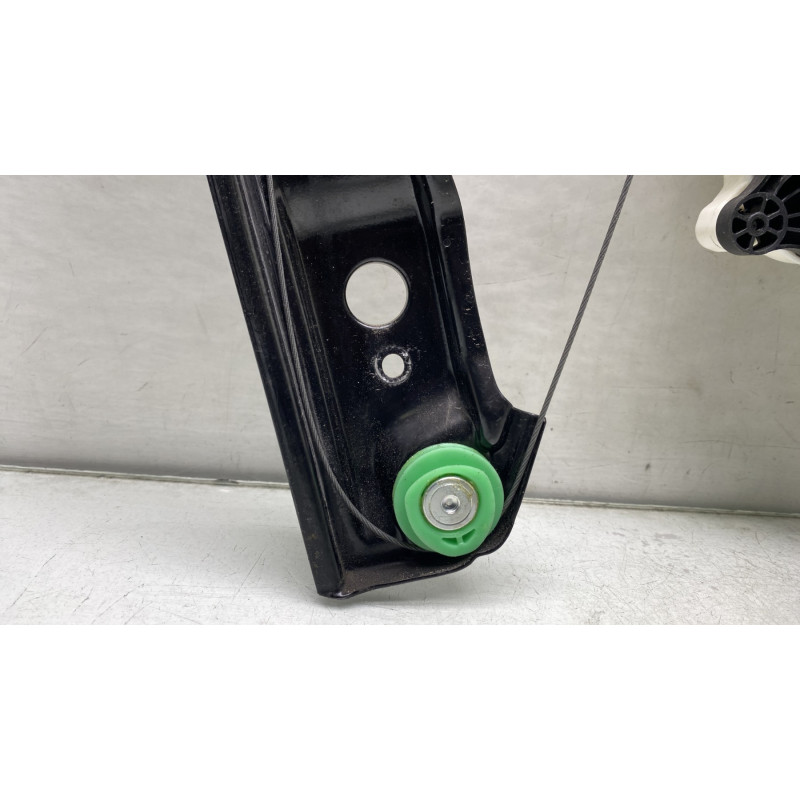 Leve vitre electrique avant droit MERCEDES CLASSE B 246 Photo n°3