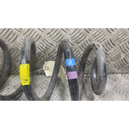 Ressort de suspension arriere droit NISSAN QASHQAI 1