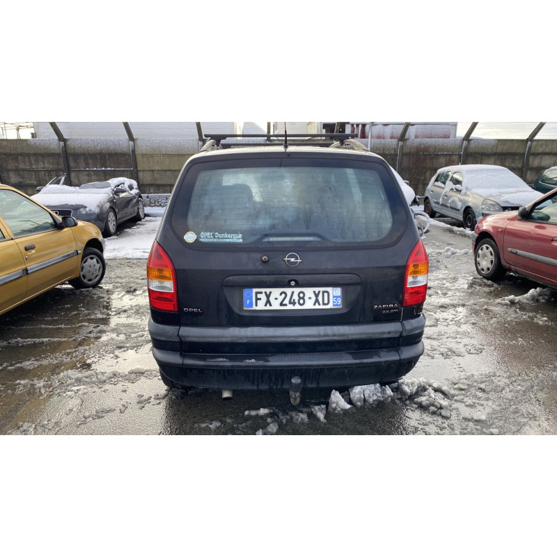 Feu arriere stop central OPEL ZAFIRA A Photo n°9