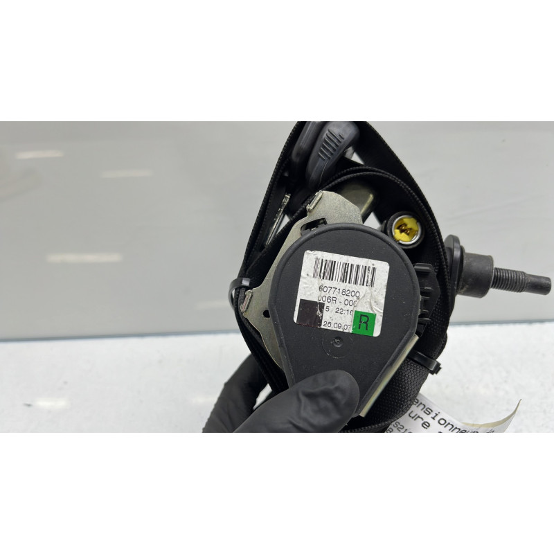 Pretensionneur de ceinture avant droit MERCEDES CLASSE B 245 Photo n°3