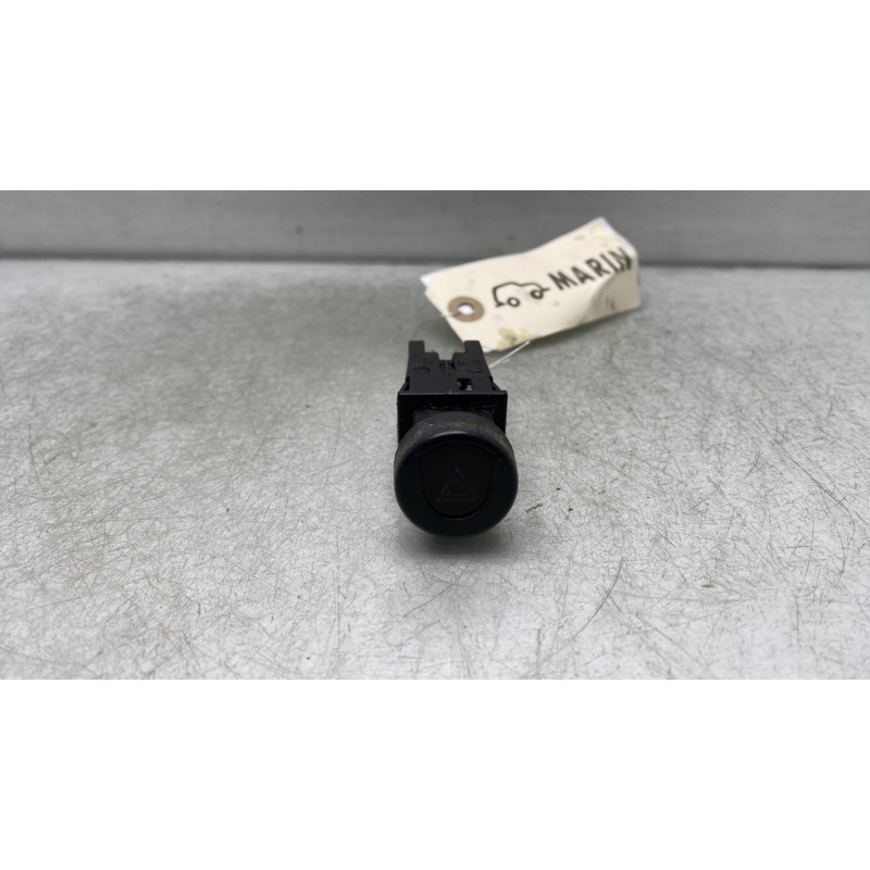 Bouton de warning CITROEN BERLINGO 1 Photo n°1
