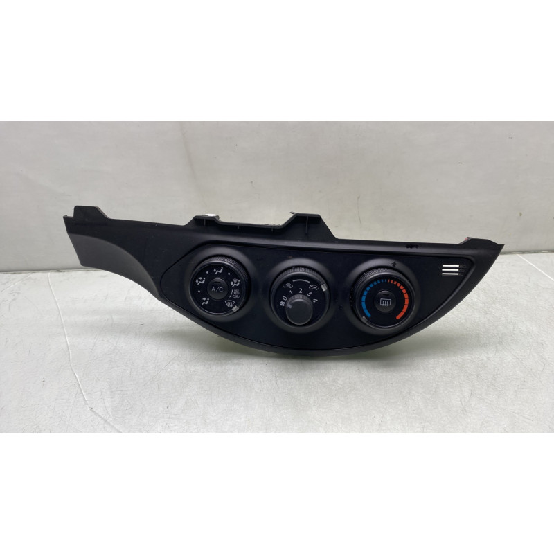 Commande chauffage TOYOTA YARIS 3 Photo n°1