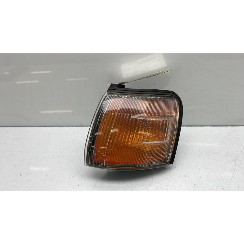Optique avant secondaire gauche (feux)(clignotant) TOYOTA STARLET 2 Photo n°1