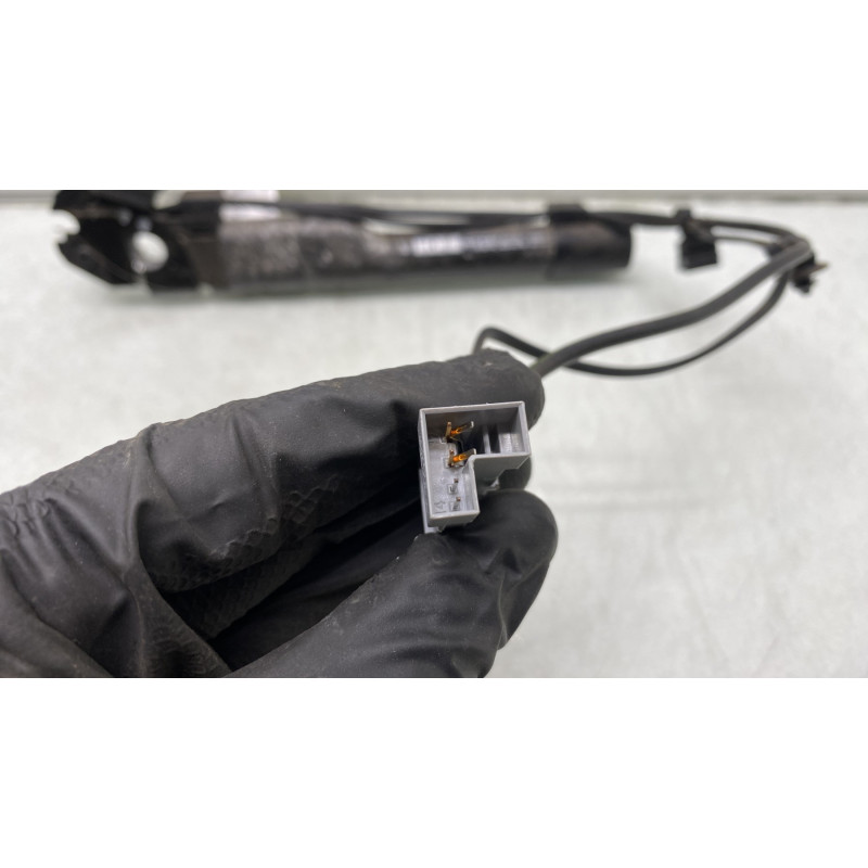 Pretensionneur de ceinture avant droit BMW SERIE 3 E90 Photo n°4