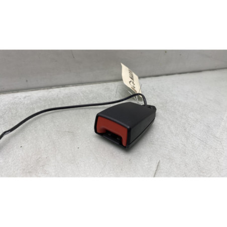 Attache ceinture arriere gauche AUDI TT 3 Photo n°1