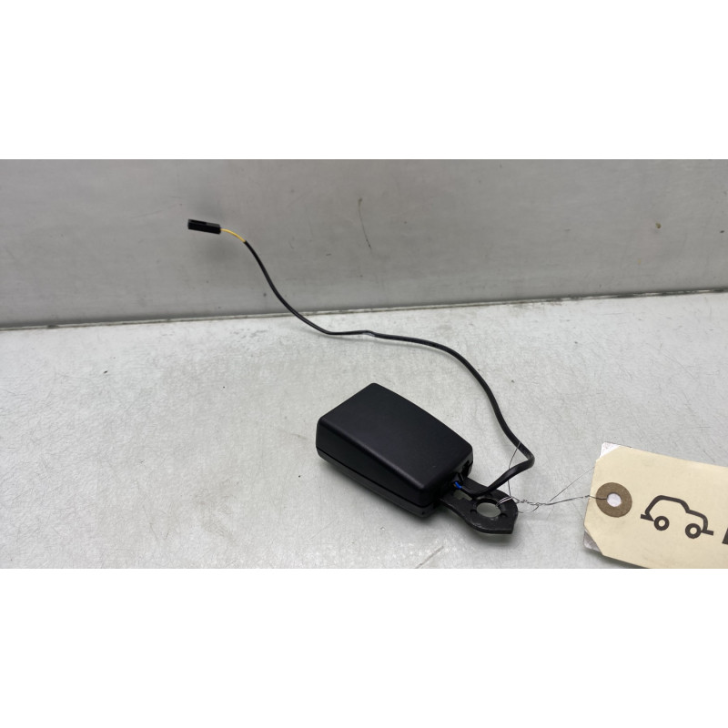 Attache ceinture arriere gauche AUDI TT 3 Photo n°3