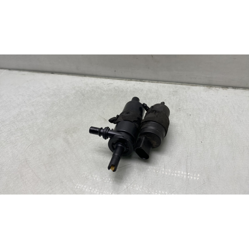 Pompe lave glace avant AUDI TT 3 Photo n°4