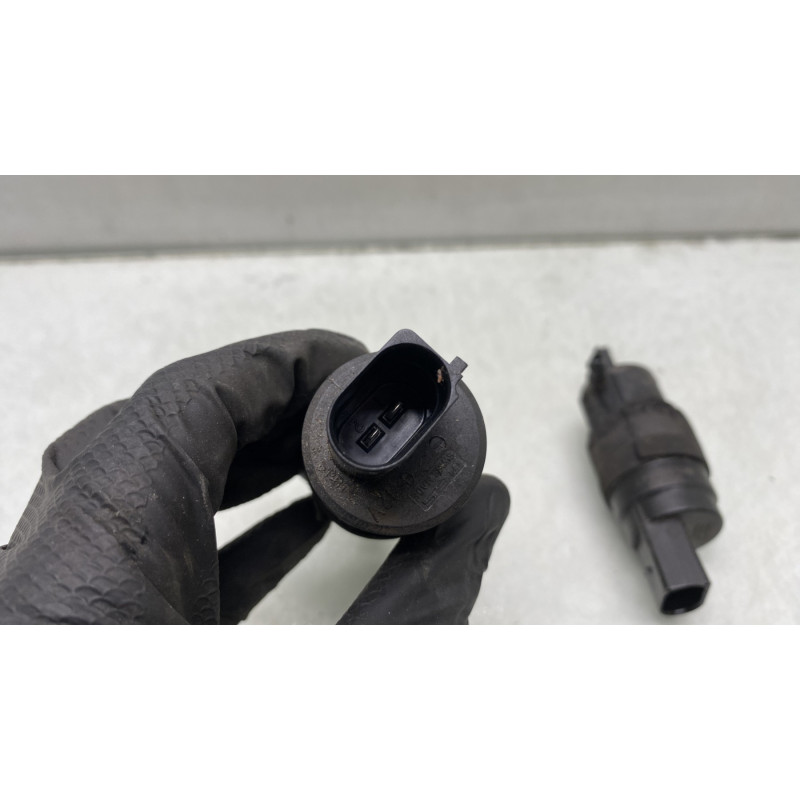 Pompe lave glace avant AUDI TT 3 Photo n°5