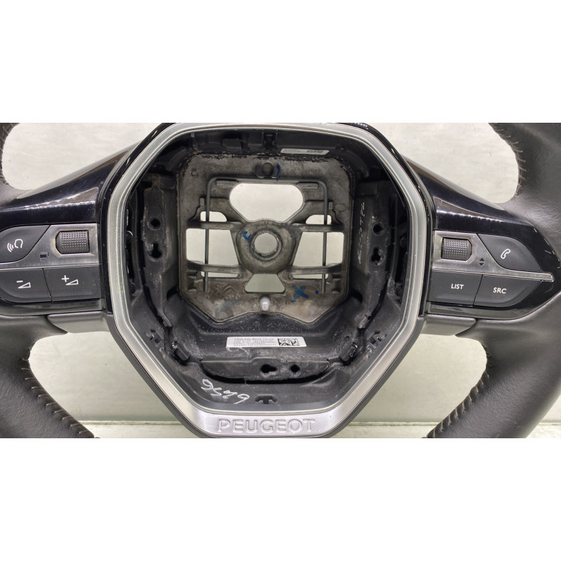 Volant PEUGEOT 5008 2 Photo n°4