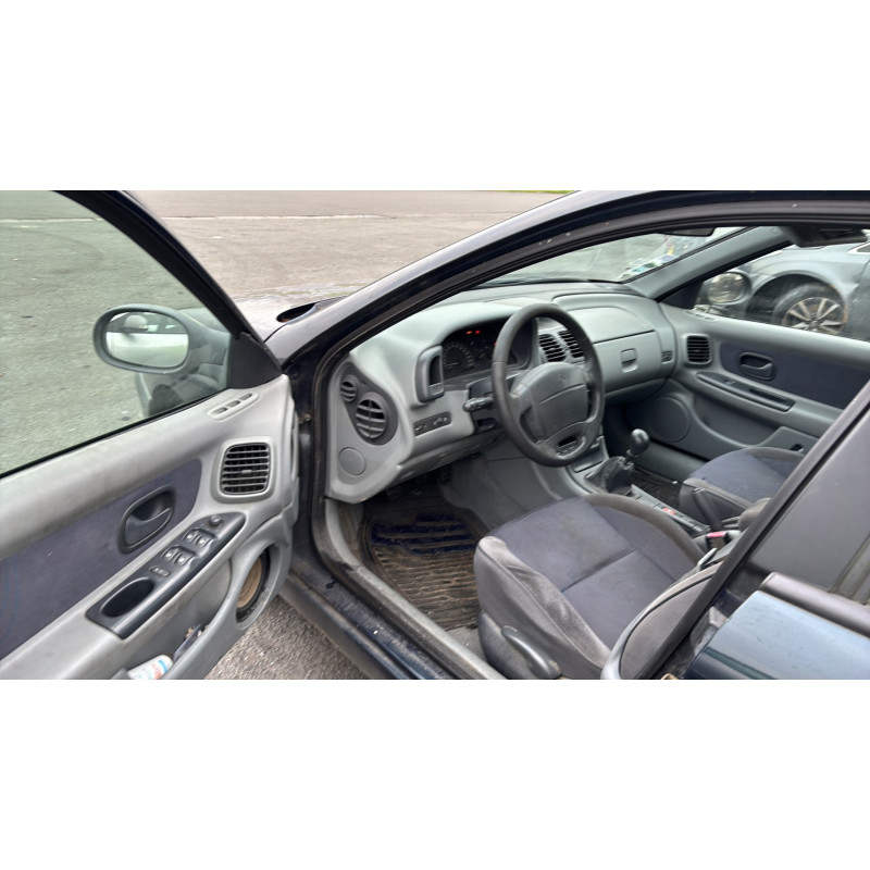 Aile avant droit RENAULT LAGUNA 1 Photo n°14