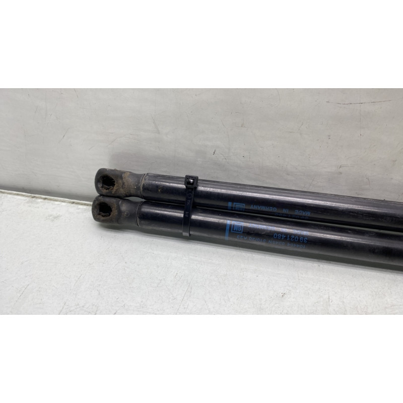 Verin de coffre OPEL ASTRA K Photo n°2