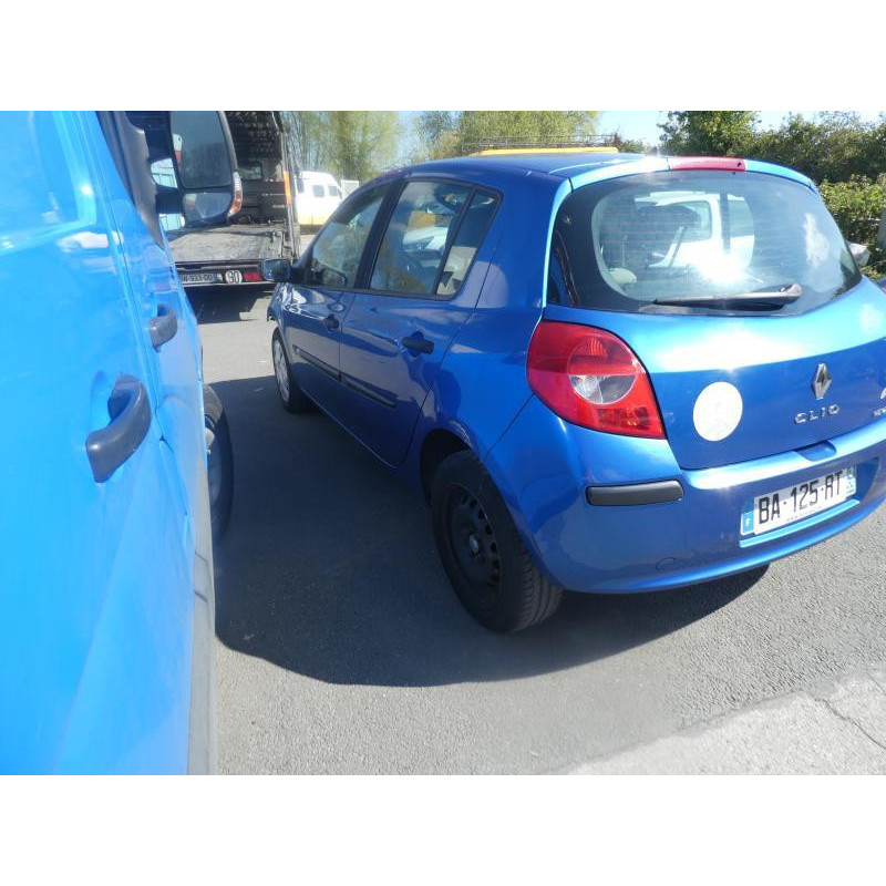 Boitier UCH RENAULT CLIO 3 Photo n°6