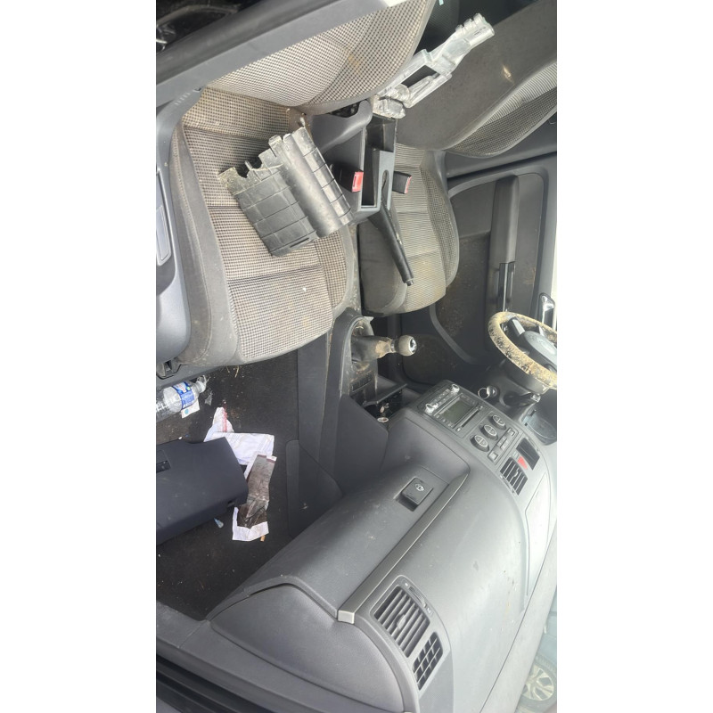 Plage arriere VOLKSWAGEN TOURAN 1 Photo n°9
