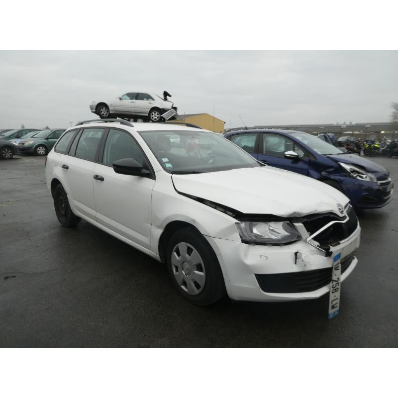 Verin de coffre SKODA OCTAVIA 3 Photo n°7
