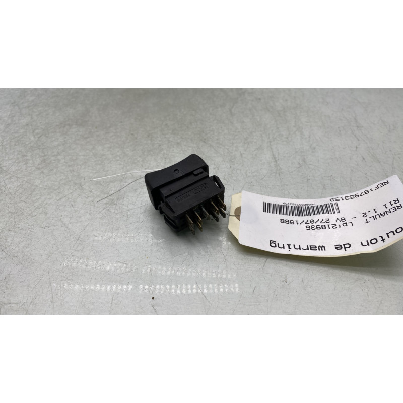 Bouton de warning RENAULT R11 Photo n°2