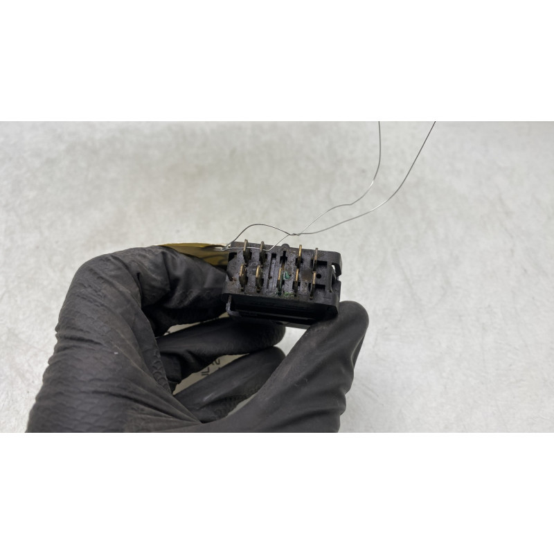 Bouton de warning RENAULT R11 Photo n°3
