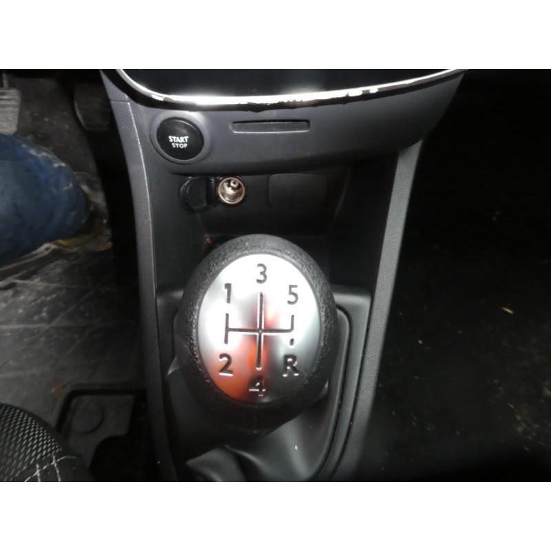 Pretensionneur de ceinture avant droit RENAULT CLIO 4 Photo n°15