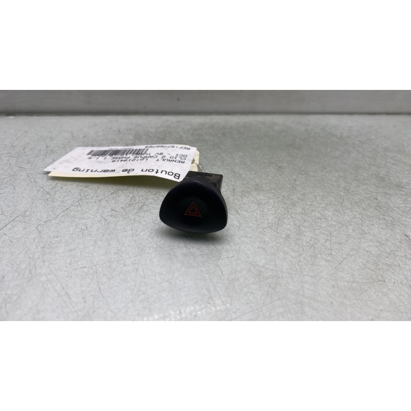 Bouton de warning RENAULT CLIO 2 CAMPUS Photo n°1