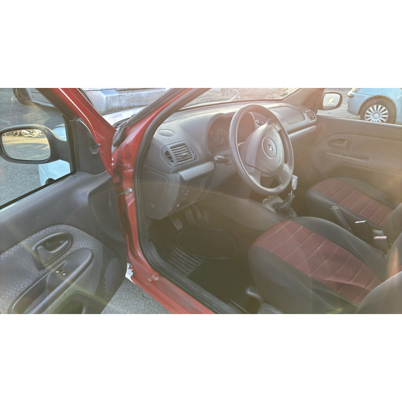 Bouton de warning RENAULT CLIO 2 CAMPUS Photo n°12