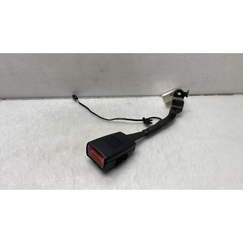Attache ceinture avant droit VOLKSWAGEN GOLF 5 Photo n°3