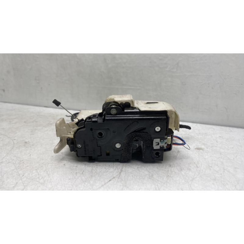 Serrure avant droit VOLKSWAGEN GOLF 5 Photo n°3