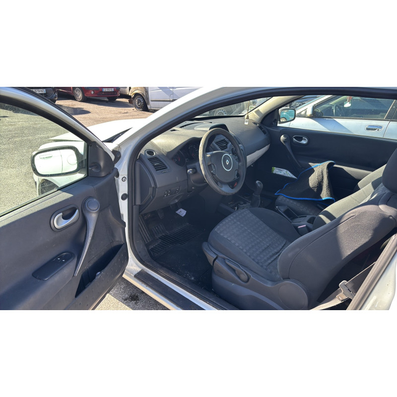 Pare choc arriere RENAULT MEGANE 2 Photo n°15
