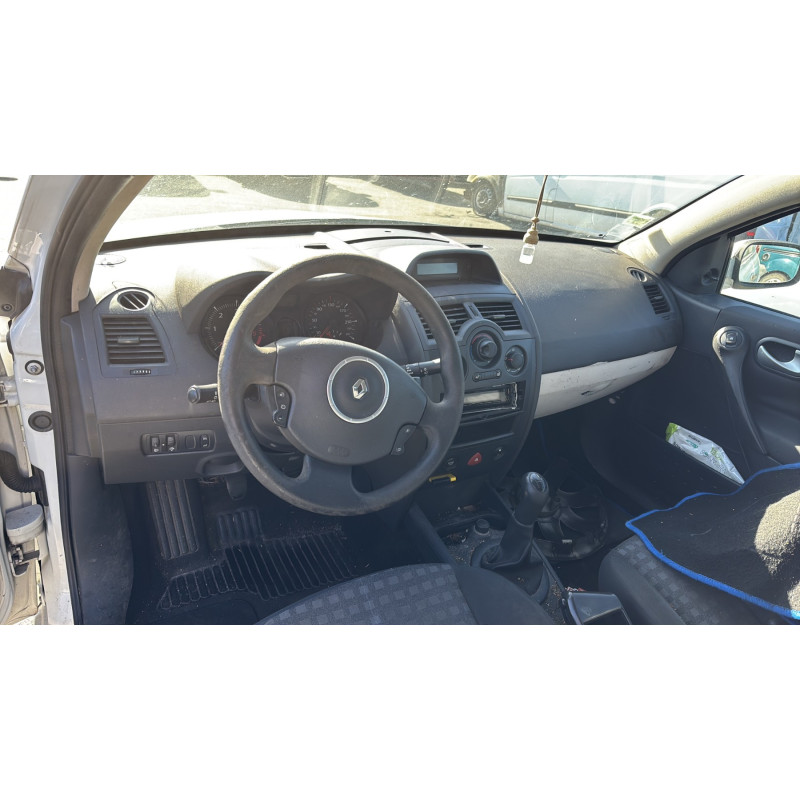 Pare choc arriere RENAULT MEGANE 2 Photo n°18