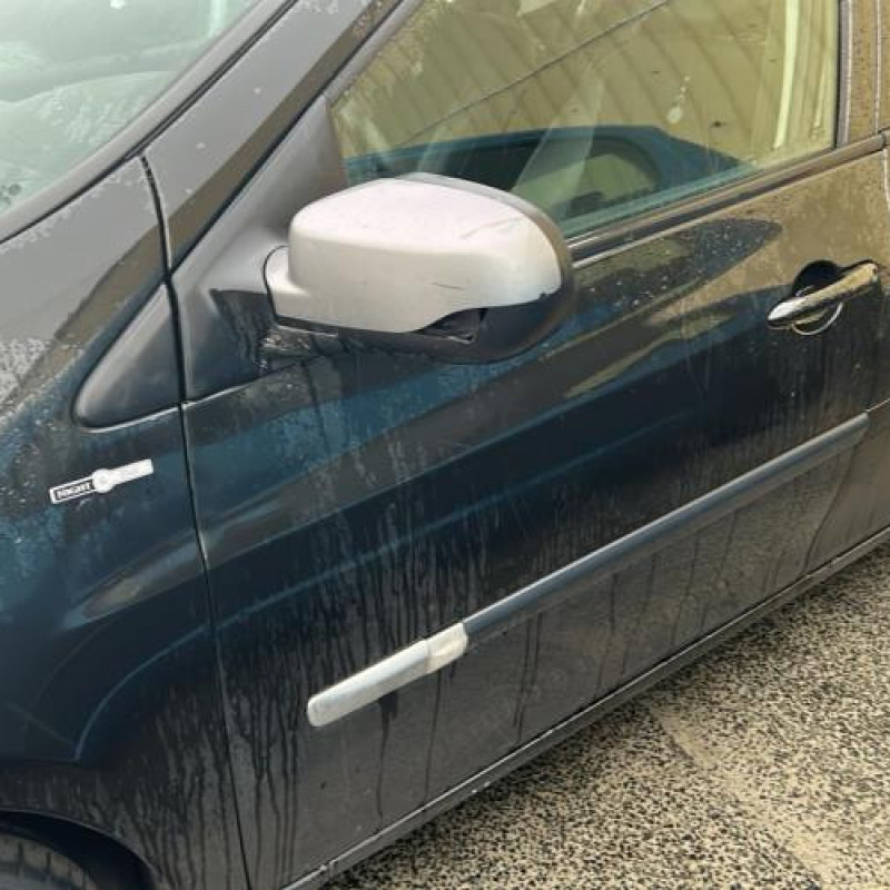 Interrupteur de leve vitre arriere droit RENAULT CLIO 3 Photo n°8