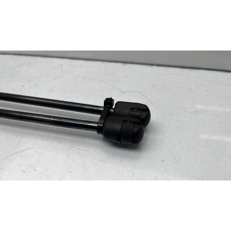 Verin de coffre FORD FOCUS 4 Photo n°3