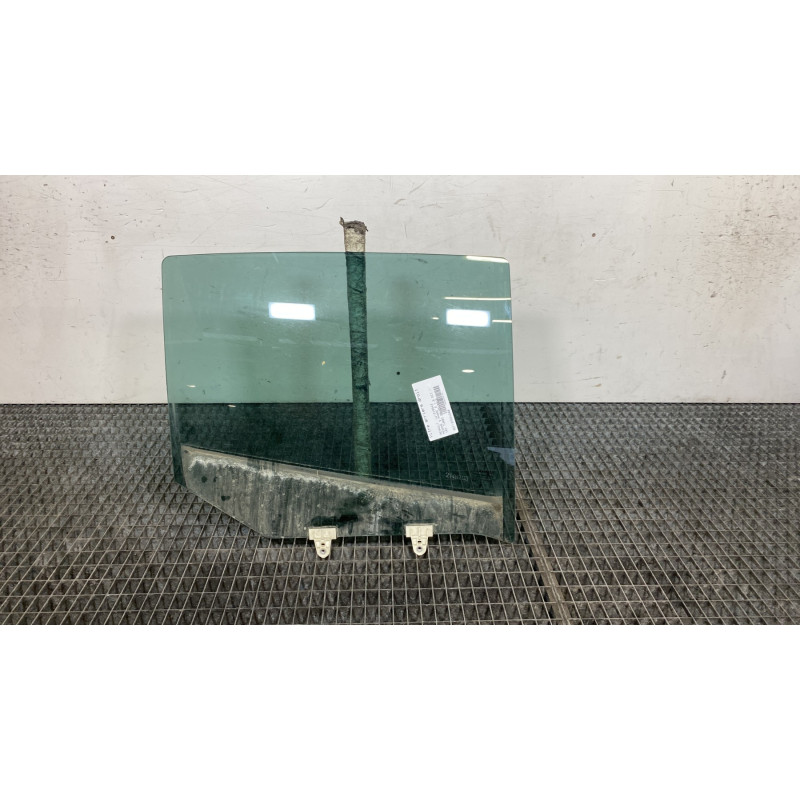 Vitre arriere droit RENAULT MEGANE 3 Photo n°1