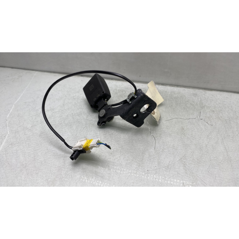 Attache ceinture arriere gauche PEUGEOT 308 2 SW Photo n°3