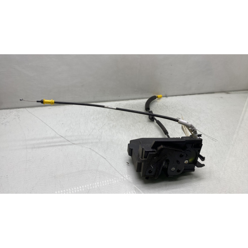 Serrure arriere droit PEUGEOT 308 2 SW Photo n°1