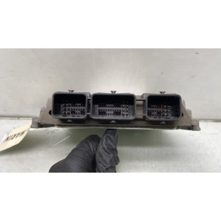 Calculateur moteur PEUGEOT 207