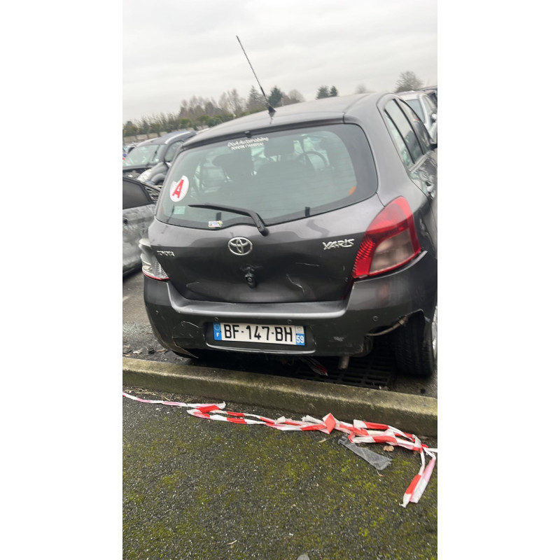 Bloc ABS (freins anti-blocage) TOYOTA YARIS 2 Photo n°5