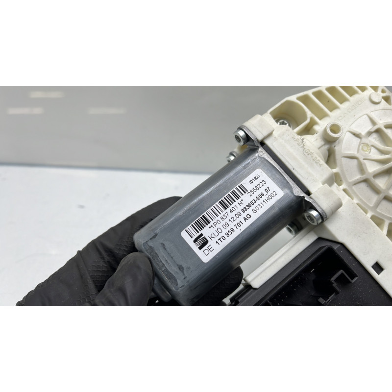 Leve vitre electrique avant gauche SEAT LEON 2 Photo n°5