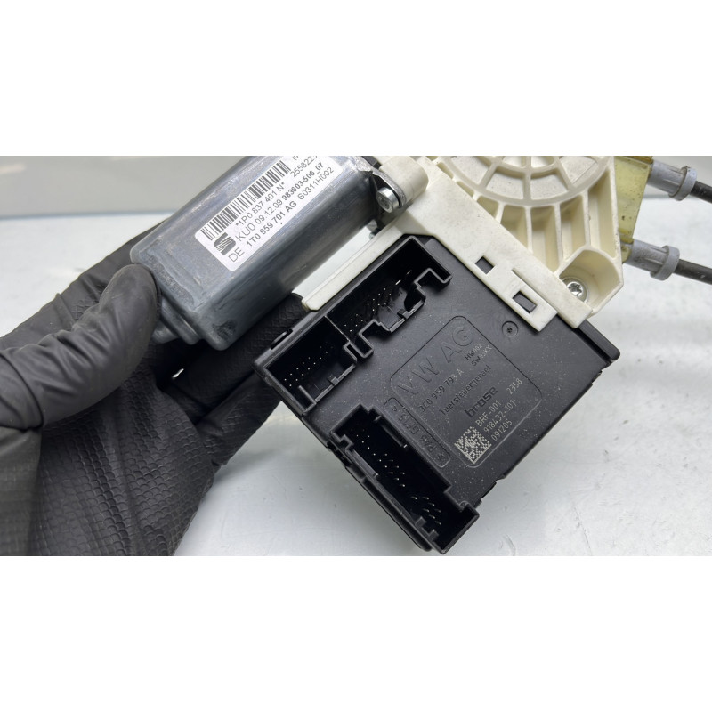 Leve vitre electrique avant gauche SEAT LEON 2 Photo n°6