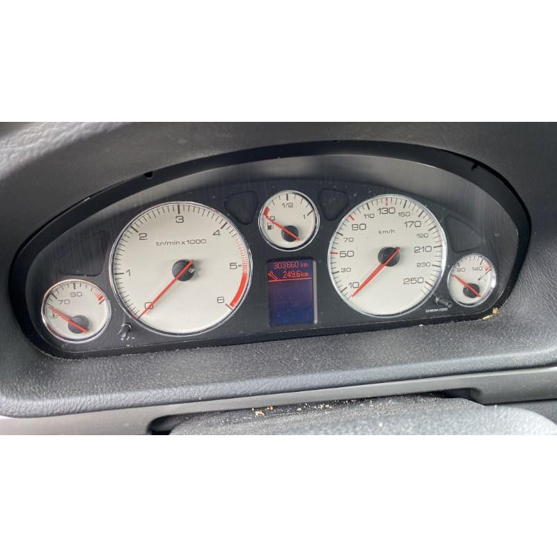 Vitre arriere droit PEUGEOT 407 Photo n°14
