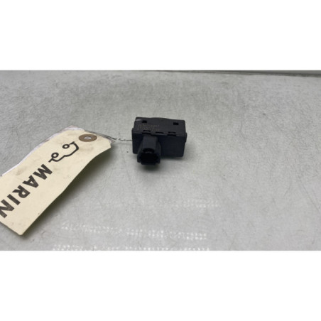 Interrupteur de leve vitre arriere droit PEUGEOT 407