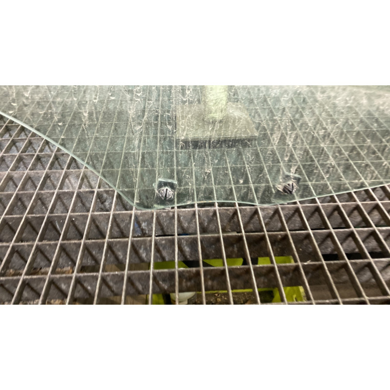 Vitre arriere droit PEUGEOT 407 Photo n°2