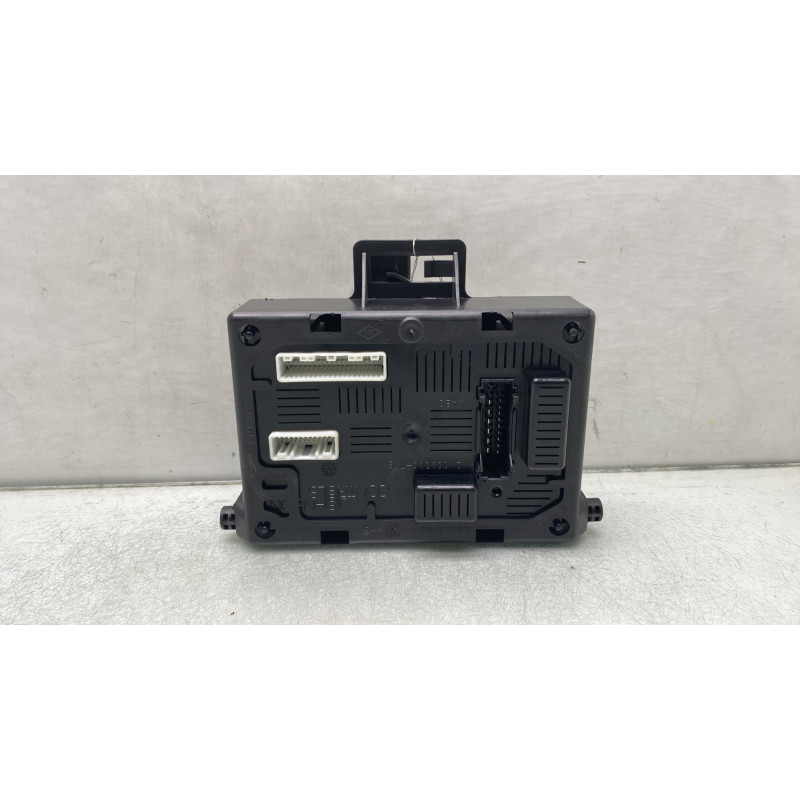 Boitier UCH RENAULT MODUS Photo n°1