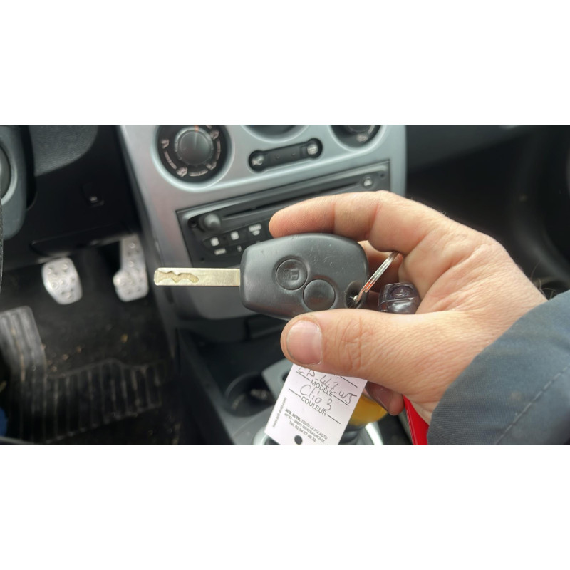 Boitier UCH RENAULT CLIO 3 Photo n°11